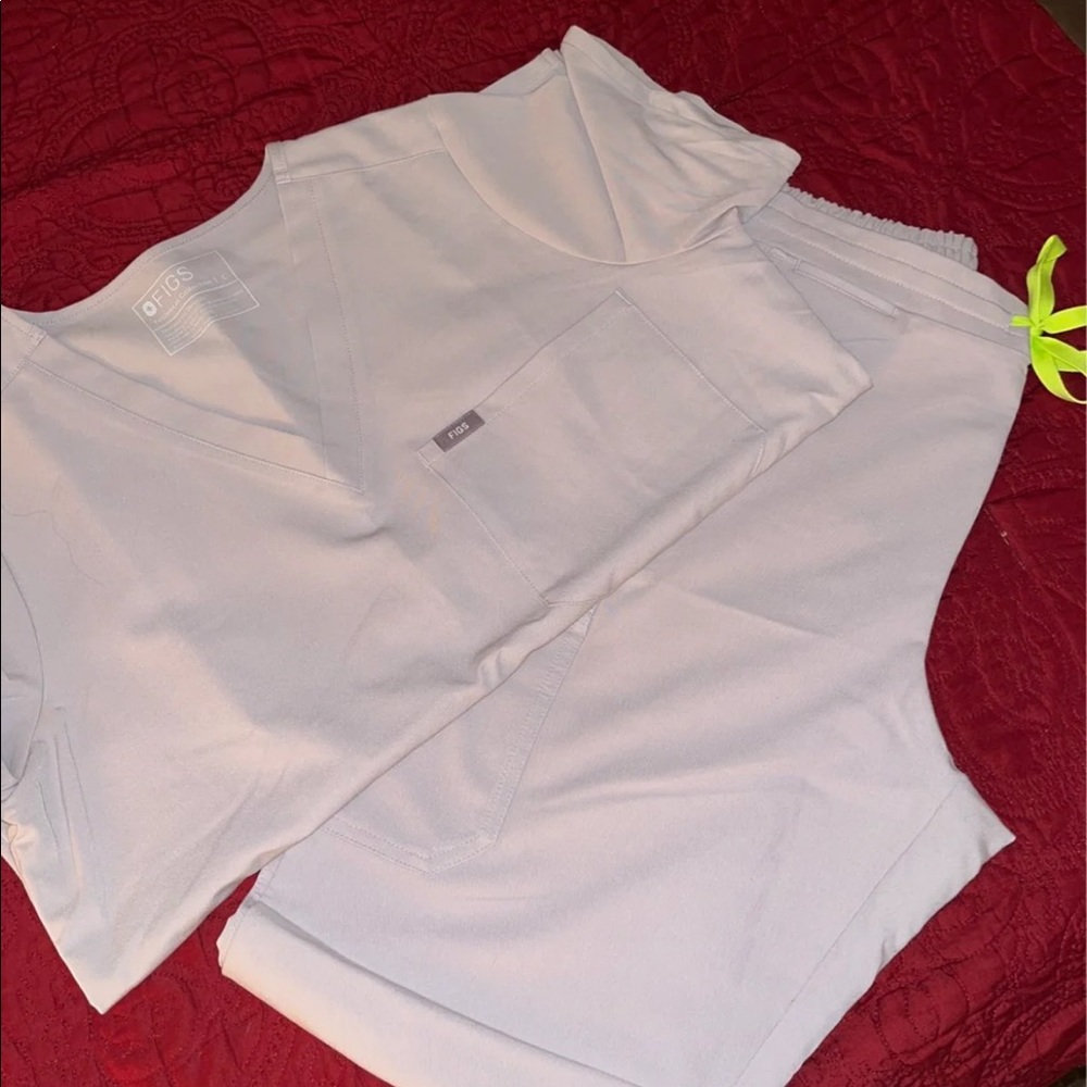 Like New FIGS Scrub Set sz Large/Large Tall in shade Slate